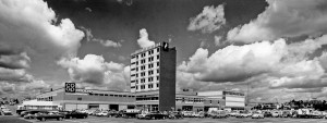 1967 Blick auf das zentrale Bürogebäude